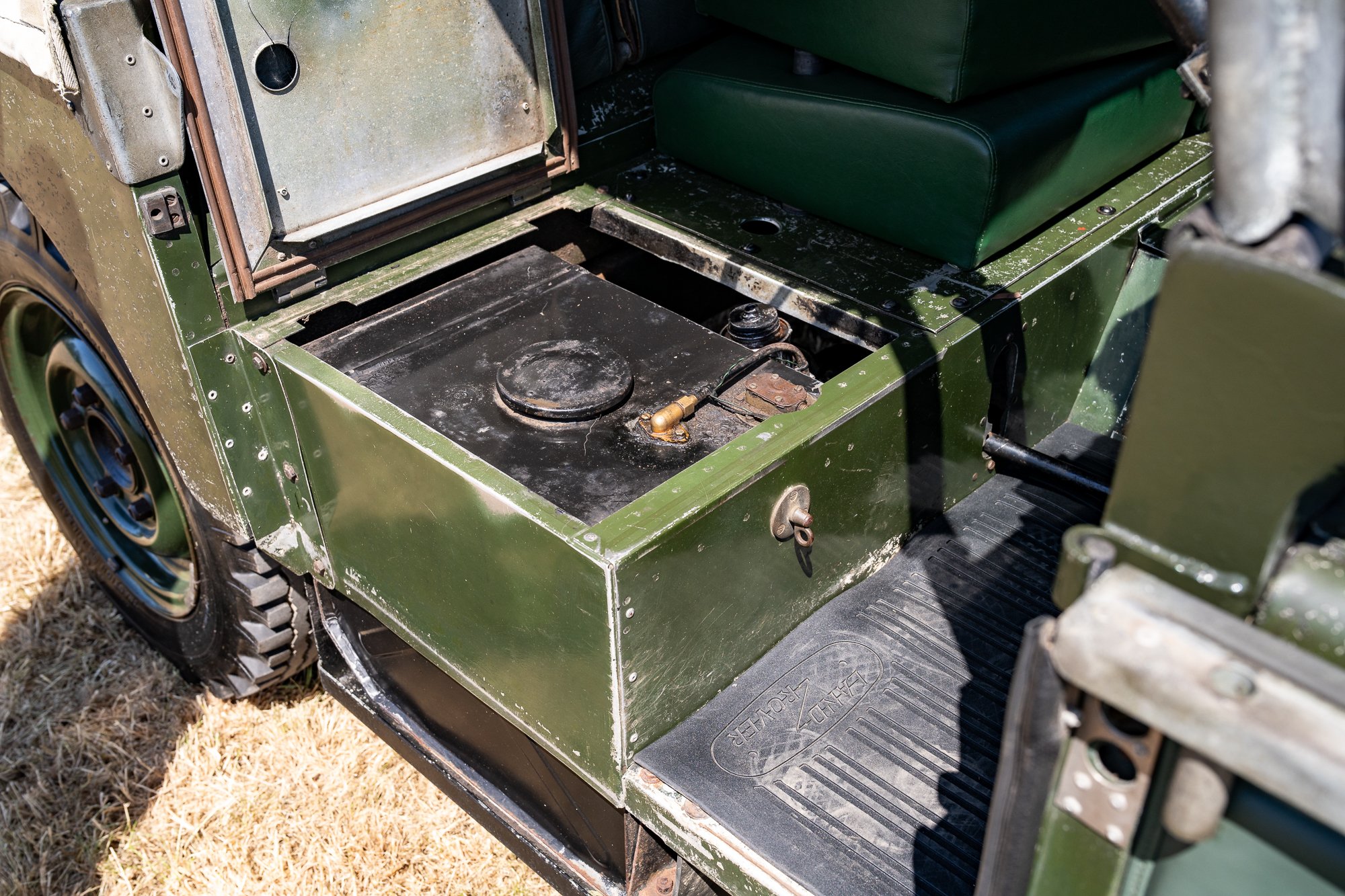 LandRover_Series1_engine-10.jpg