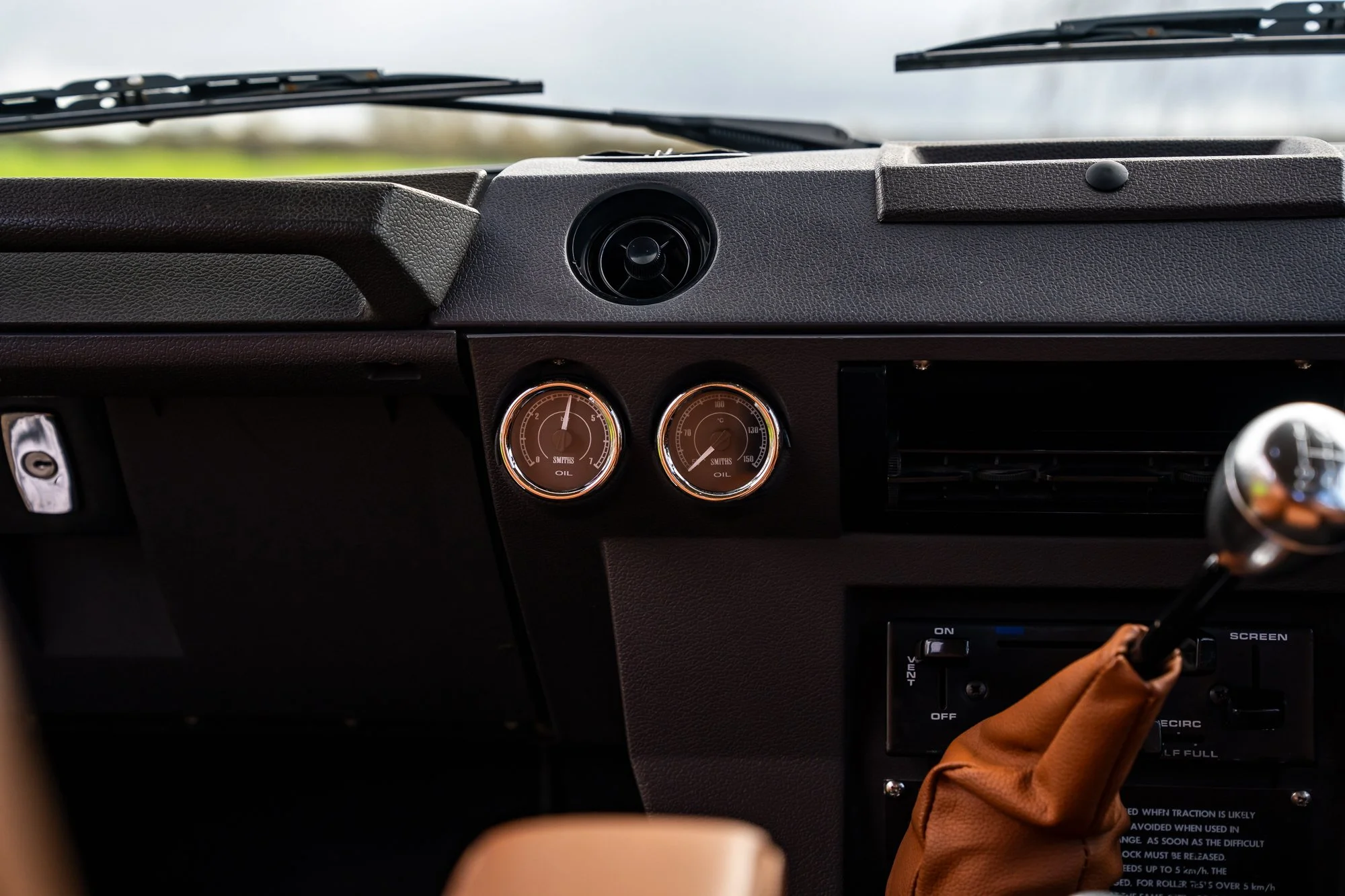 Range Rover V8_interior-16.jpg