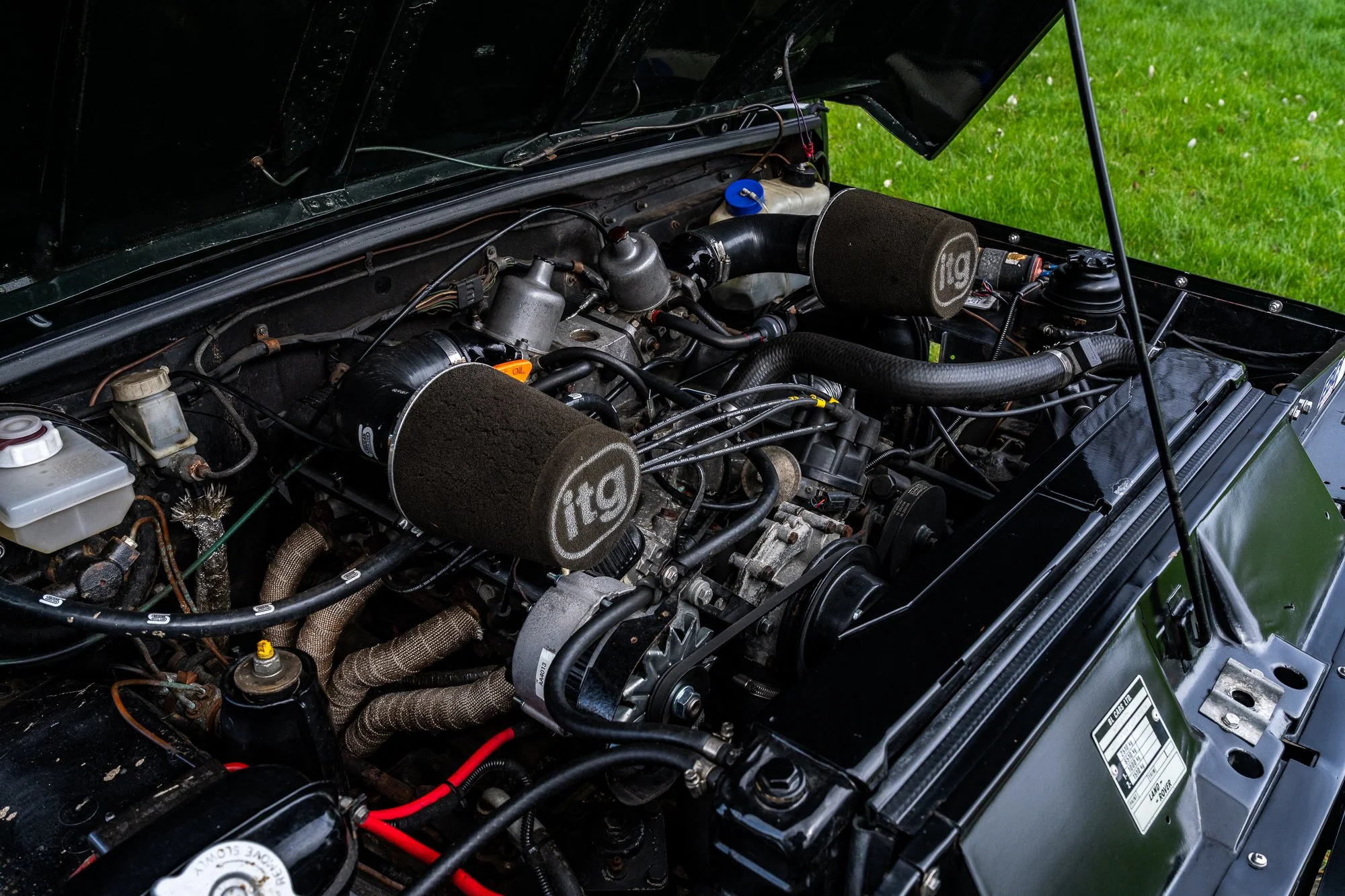 Range Rover V8_engine-2.jpg