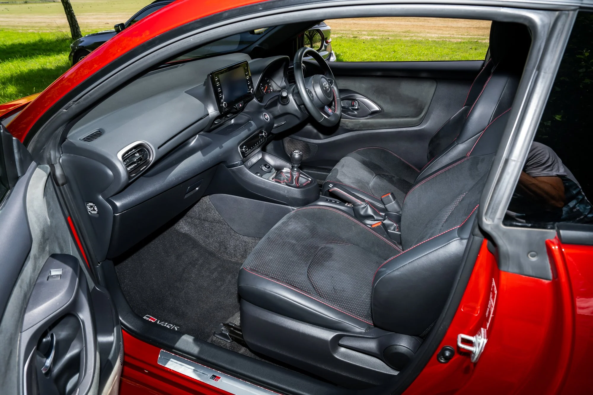 Toyota_Yaris_GR_Four_interior-15.jpg