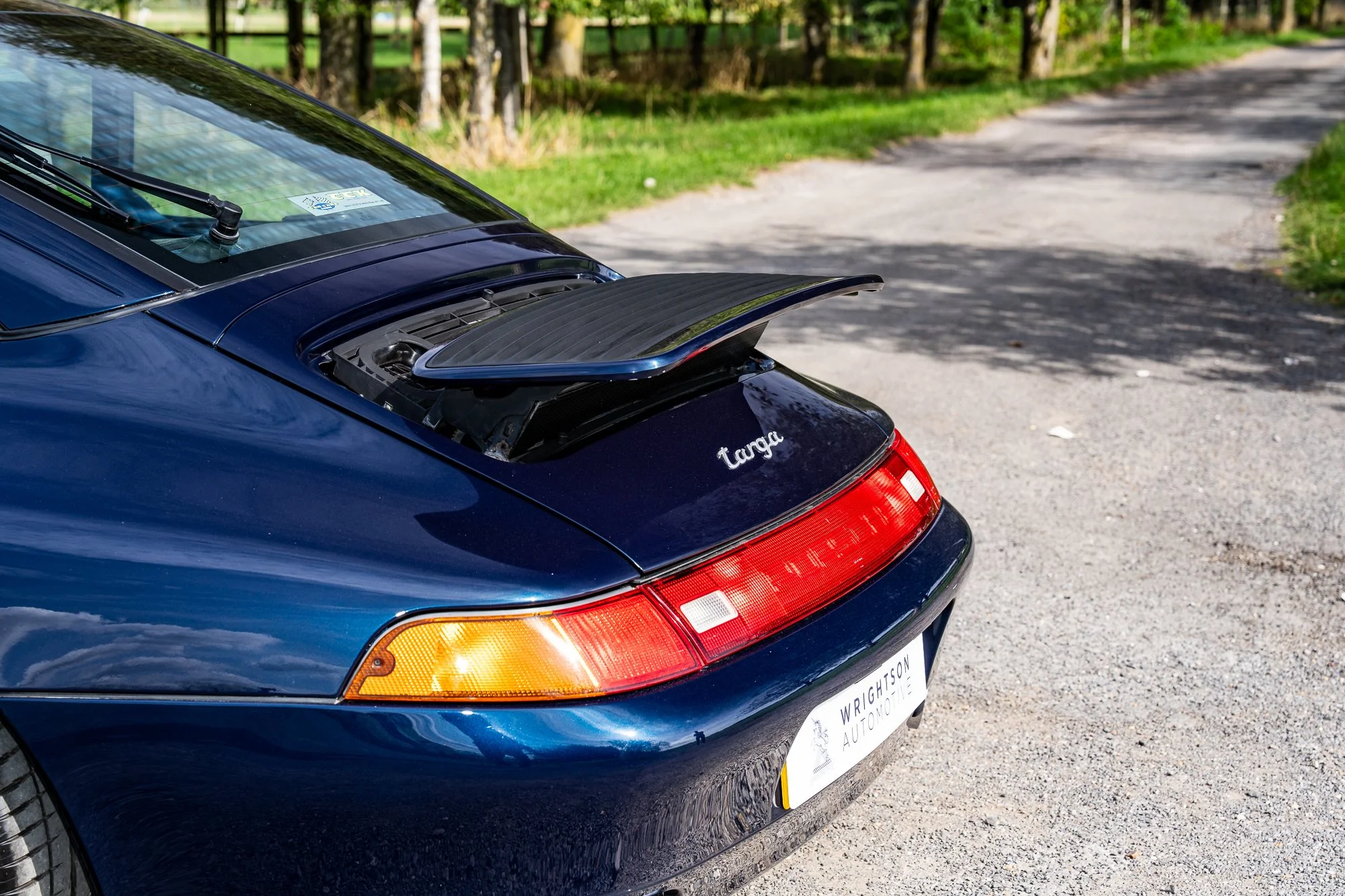 Porsche_993_Targa_exterior-7.jpg