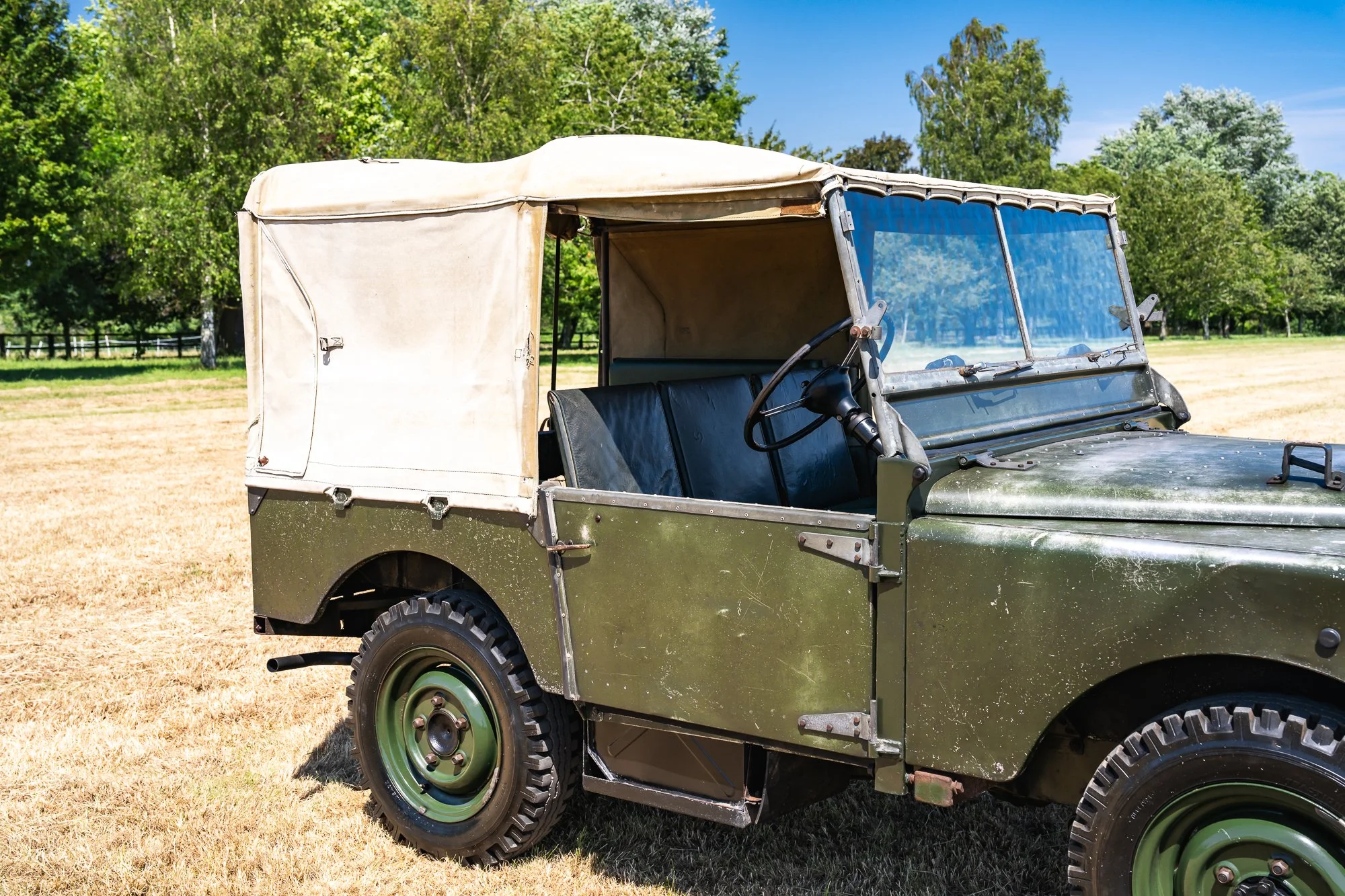 LandRover_Series1_interior-23.jpg