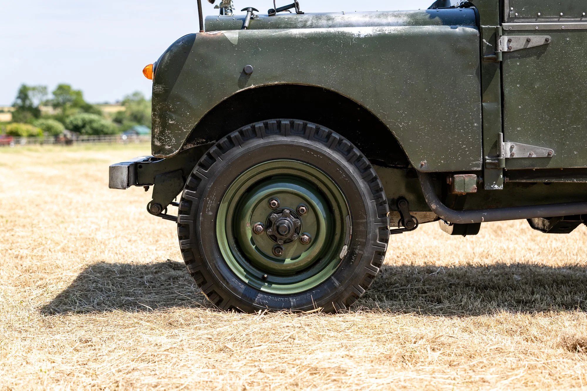 LandRover_Series1_exterior1-2.jpg