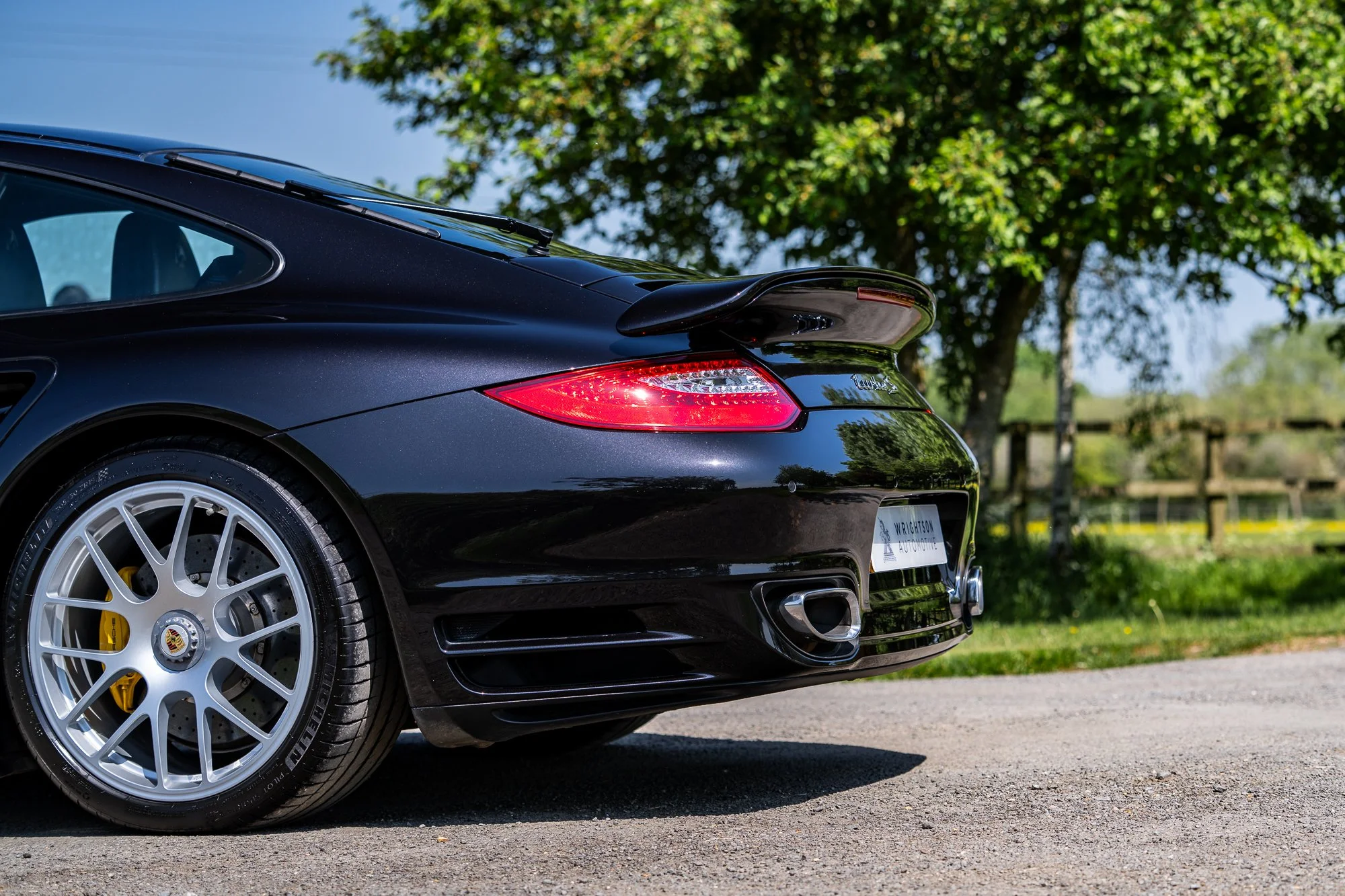 Porsche_911_Turbo S_exterior-8.jpg