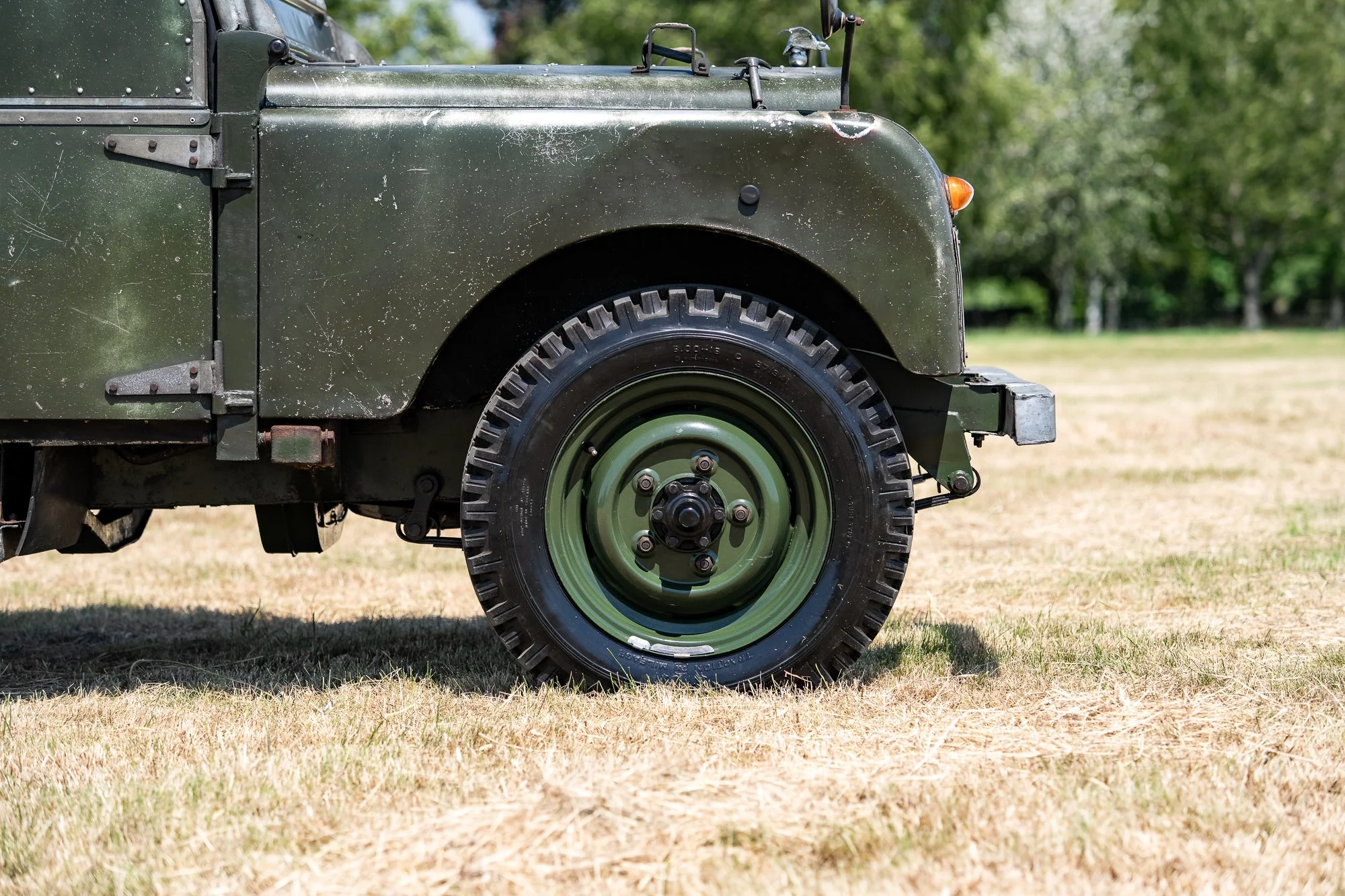 LandRover_Series1_exterior1-4.jpg