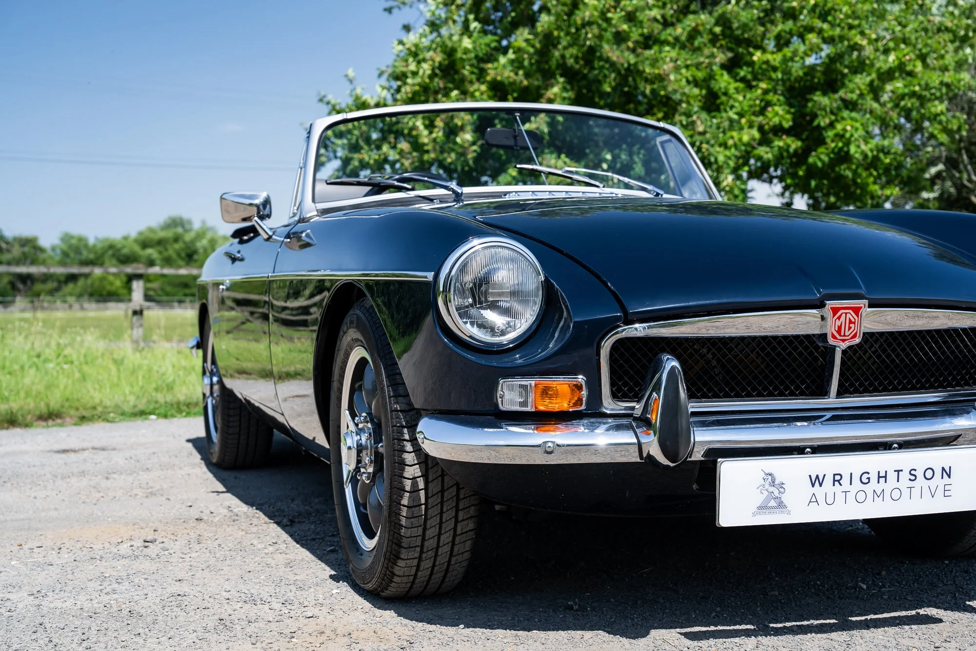 MG_Roadster_exterior-9.jpg
