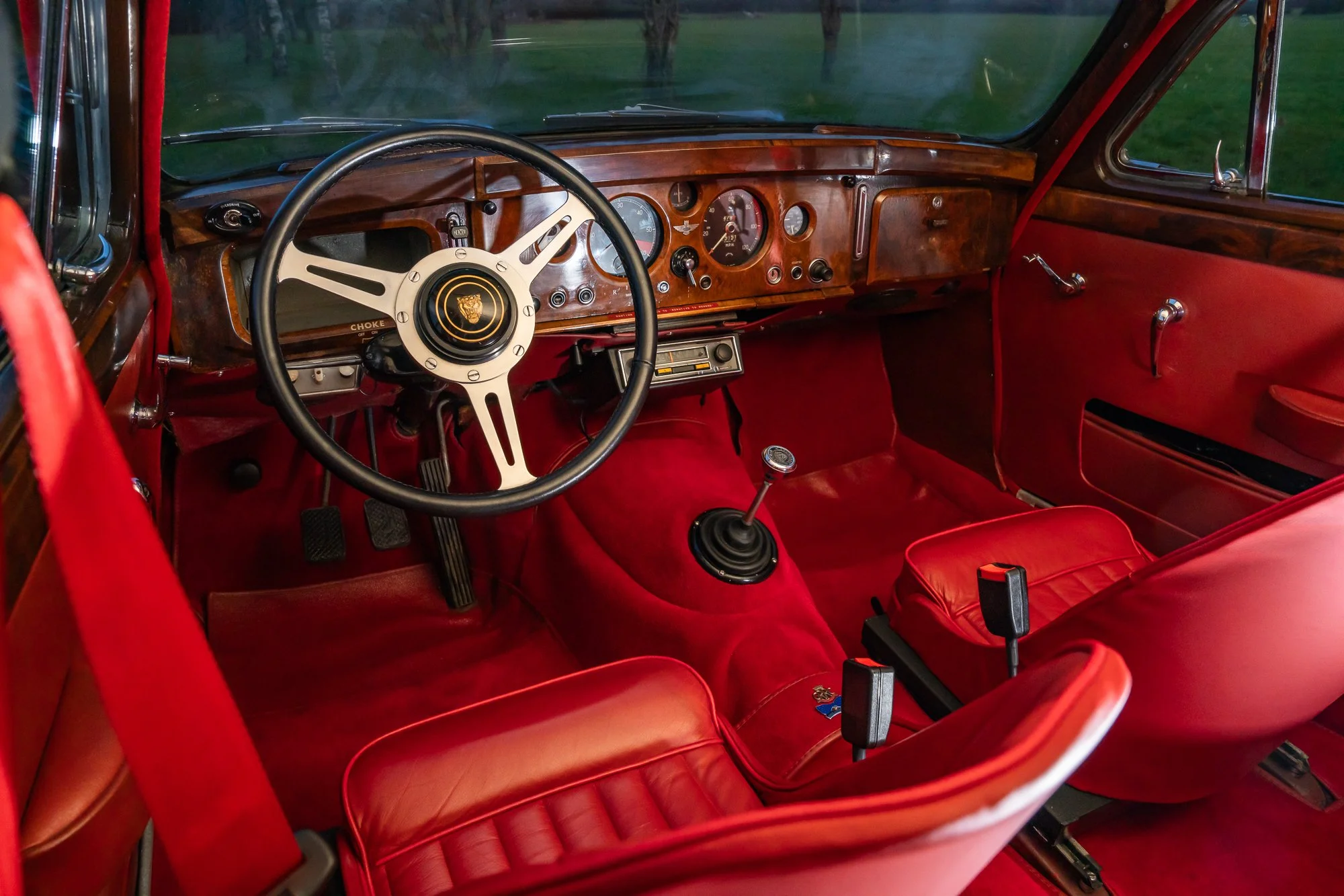 Jaguar_Mk2_4.3_interior-7.jpg