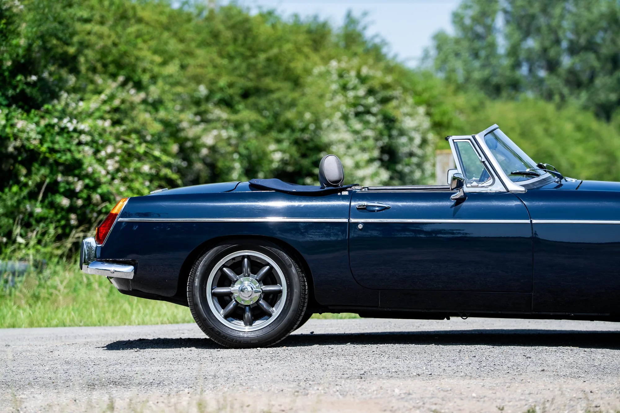 MG_Roadster_exterior-22.jpg