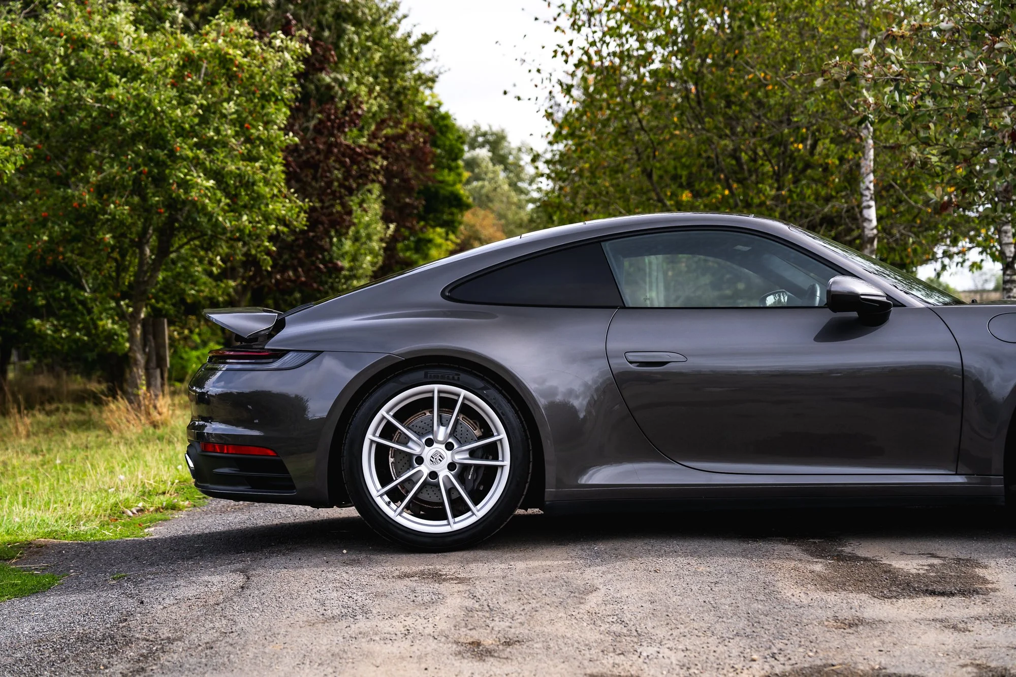 Porsche_911_Carrera_4_exterior-16.jpg