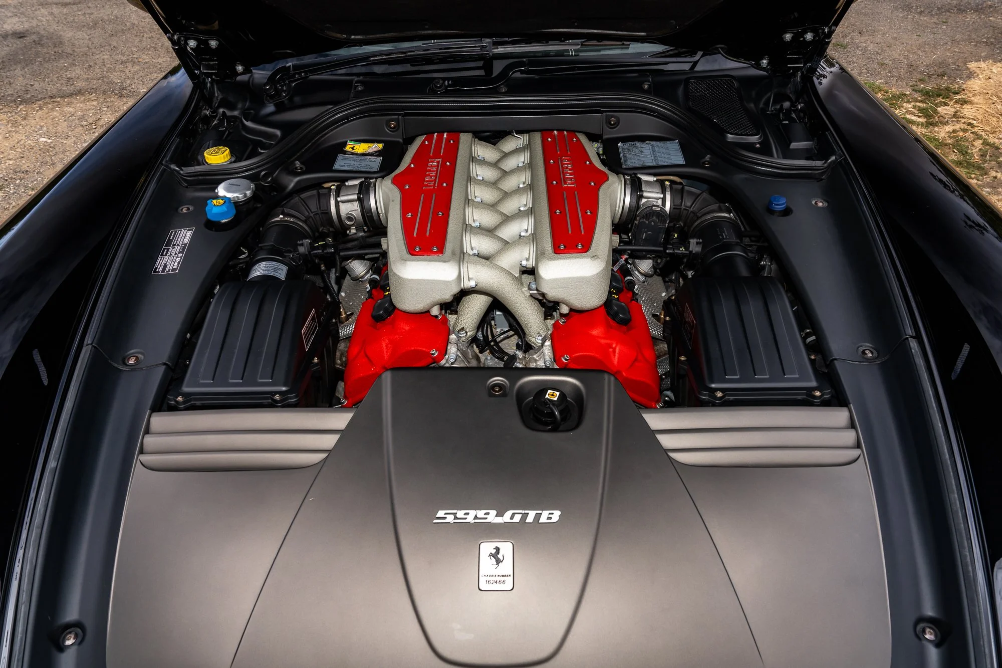 Ferrari_599_GTB_engine-8.jpg