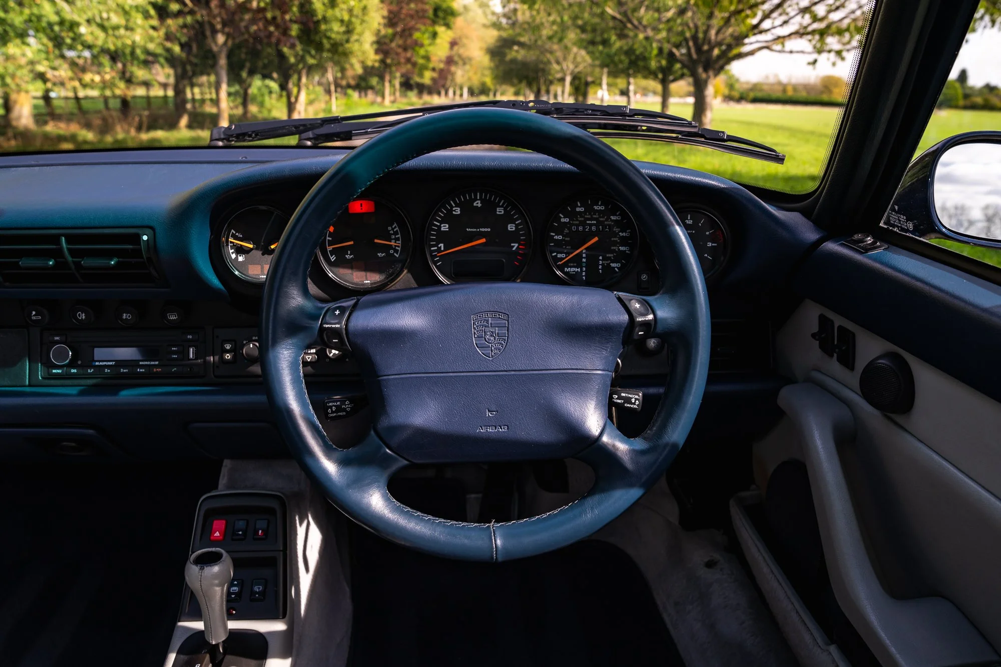 Porsche_993_Targa_interior-37.jpg