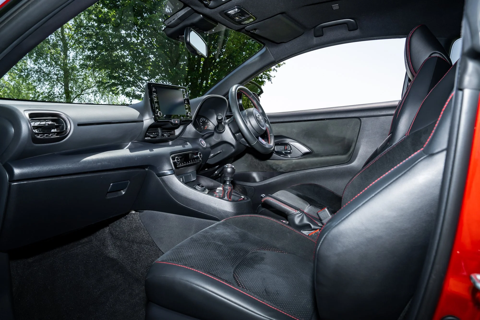 Toyota_Yaris_GR_Four_interior-16.jpg