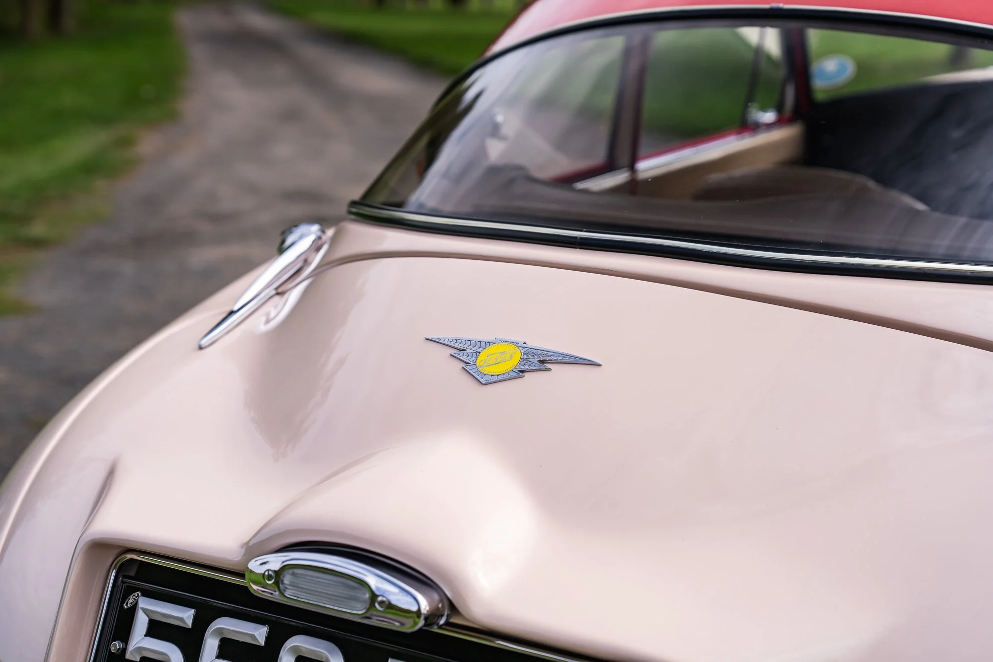 Jensen_541R_exterior-30.jpg