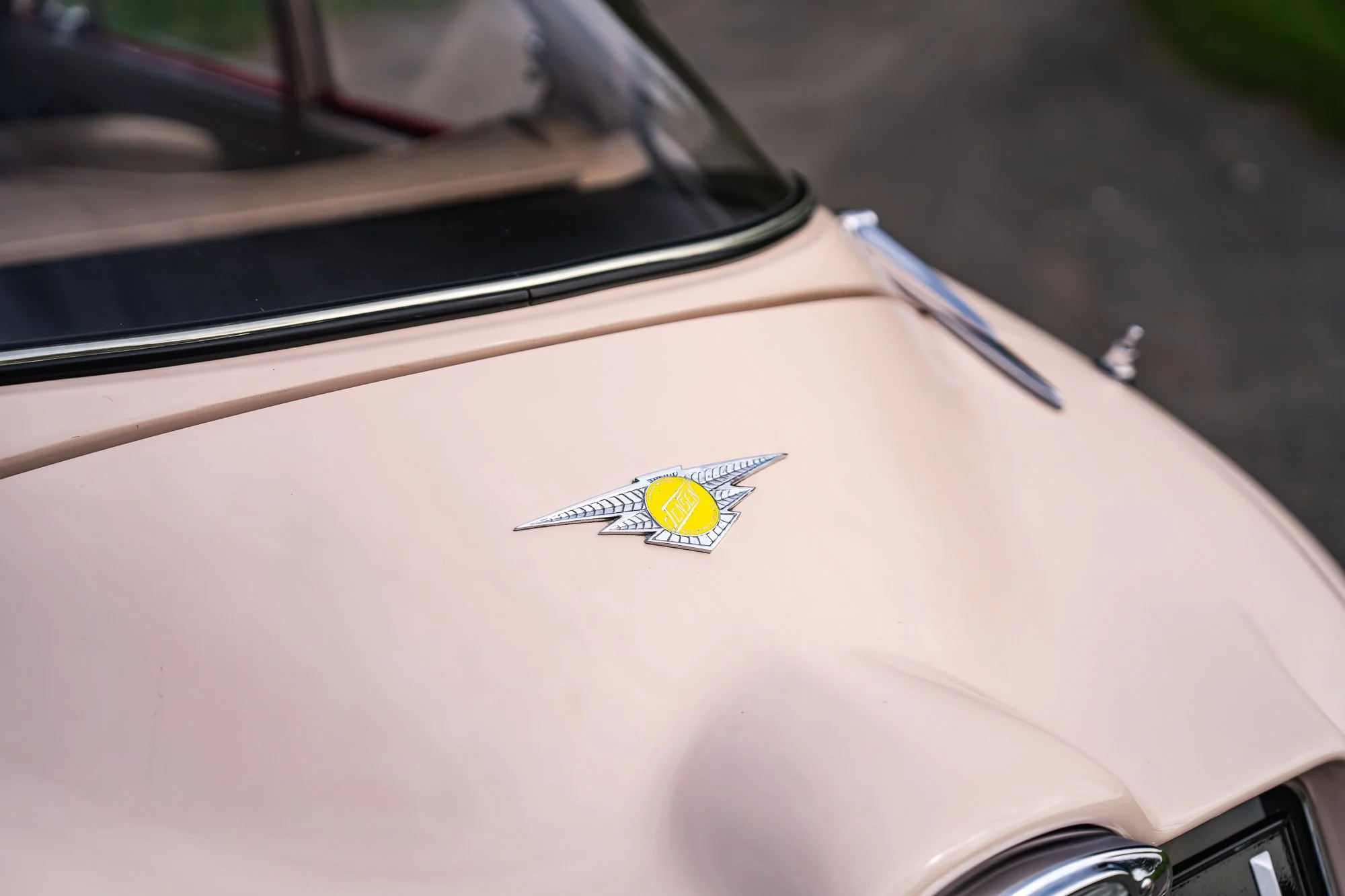 Jensen_541R_exterior-25.jpg