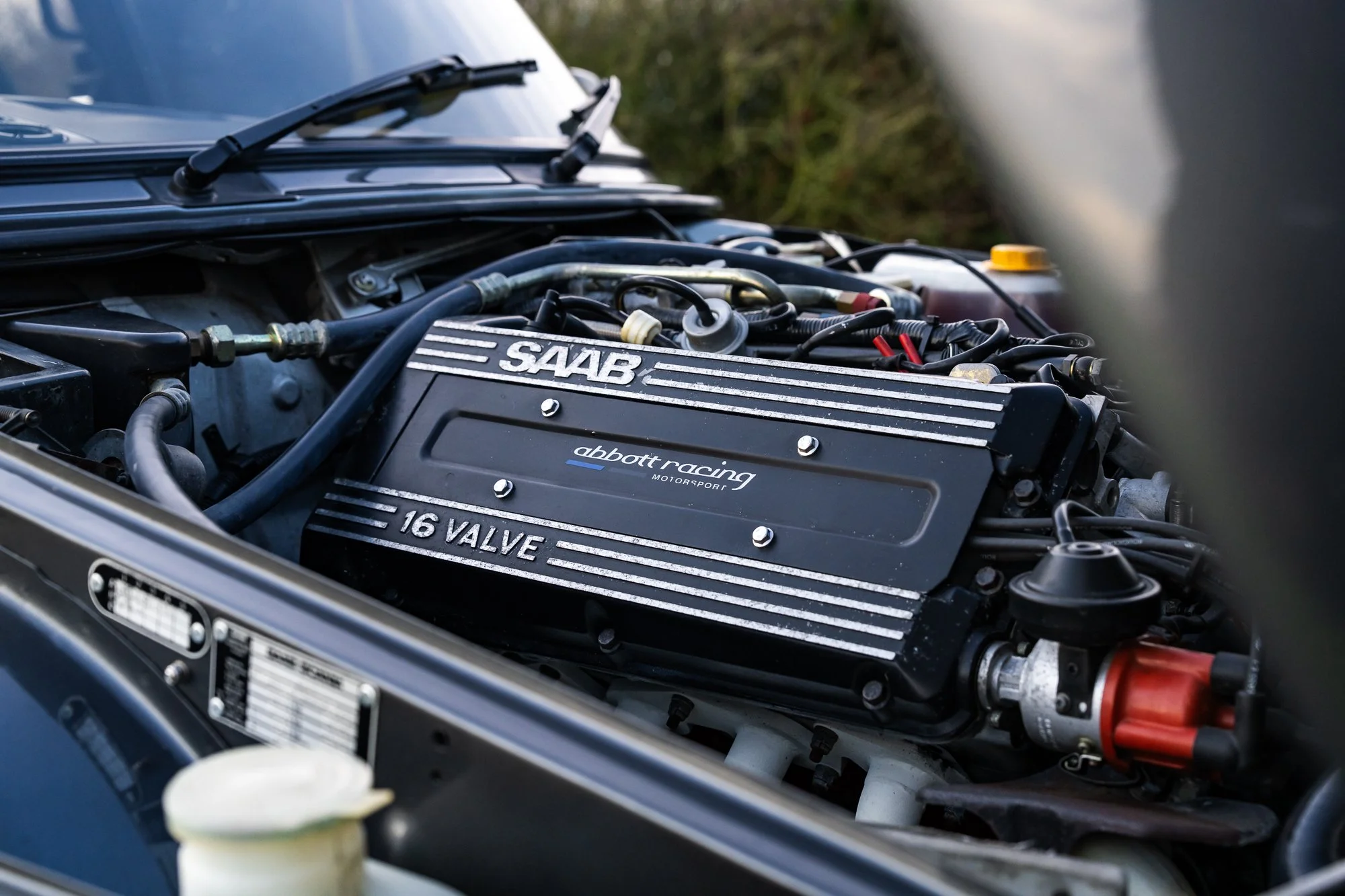 Saab_900_Turbo_engine-6.jpg
