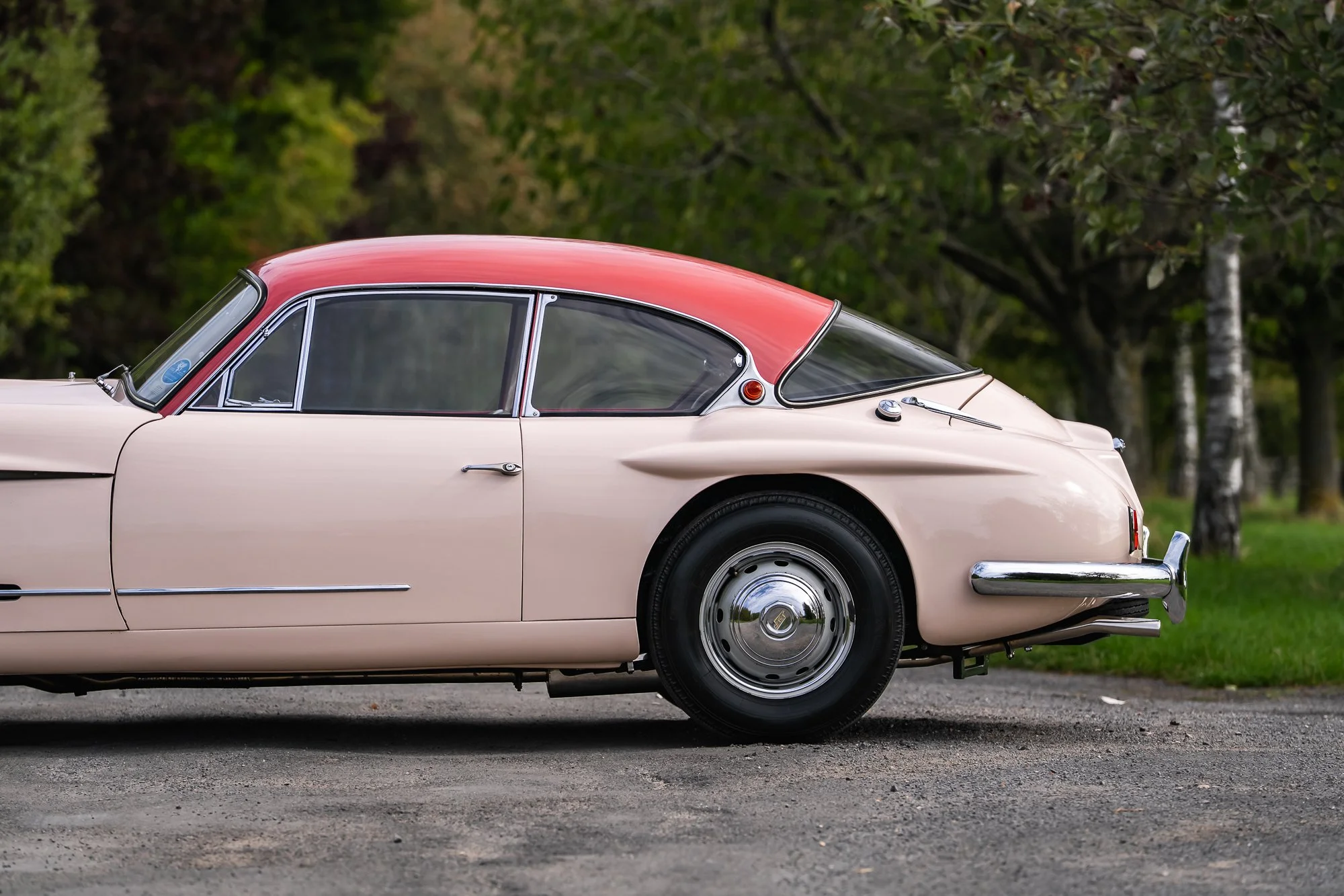 Jensen_541R_exterior-36.jpg