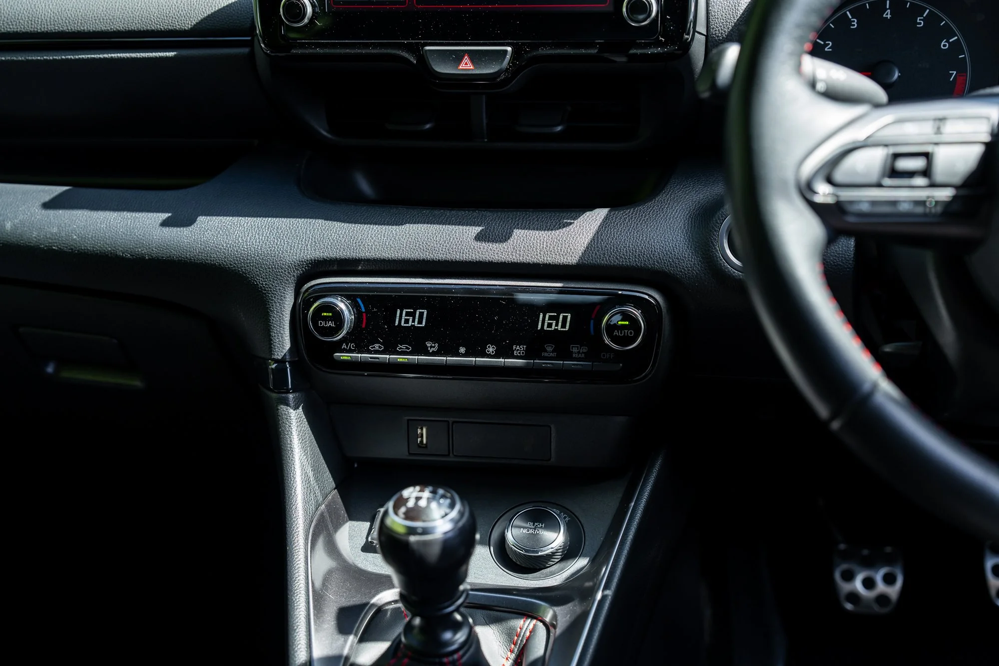 Toyota_Yaris_GR_Four_interior-24.jpg