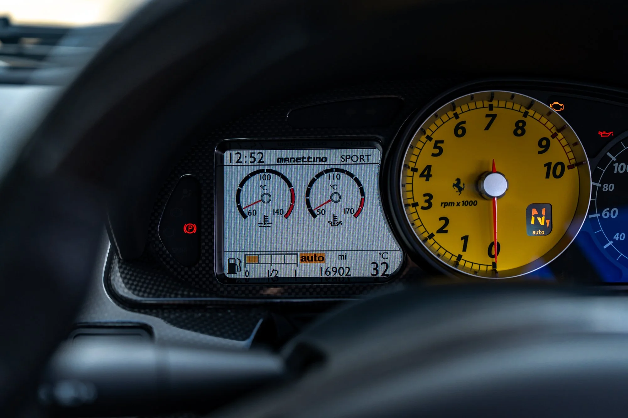 Ferrari_599_GTB_interior-34.jpg