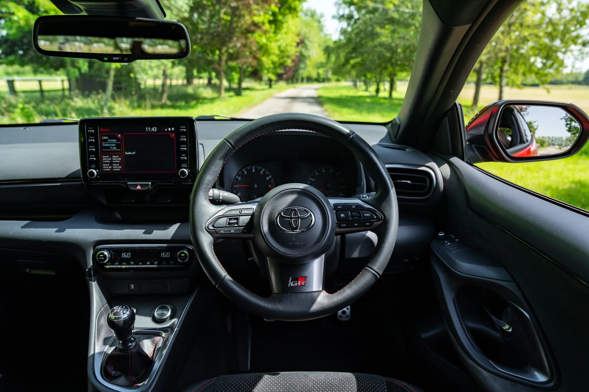 Toyota_Yaris_GR_Four_interior-23.jpg