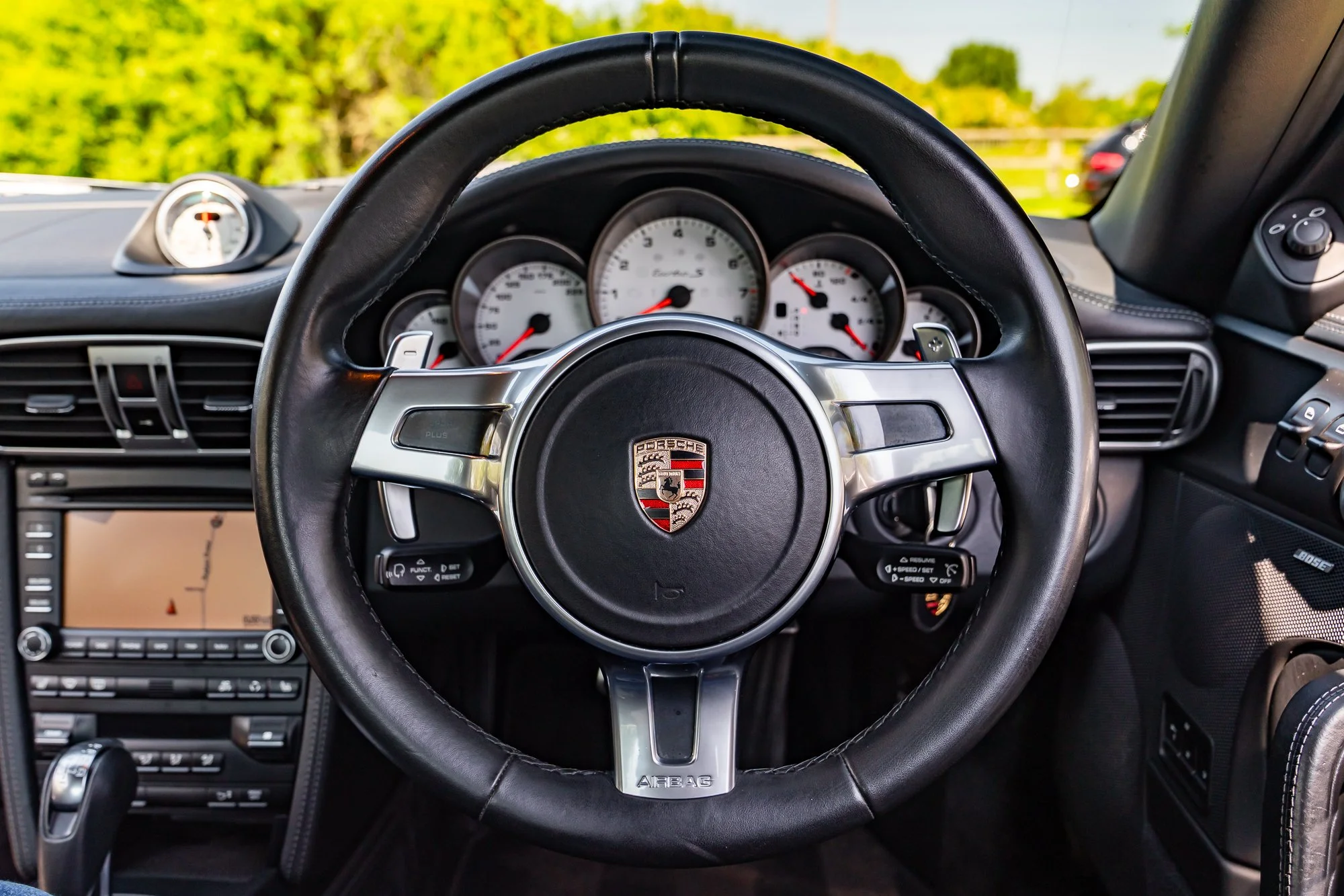 Porsche_911_Turbo S_interior-32.jpg