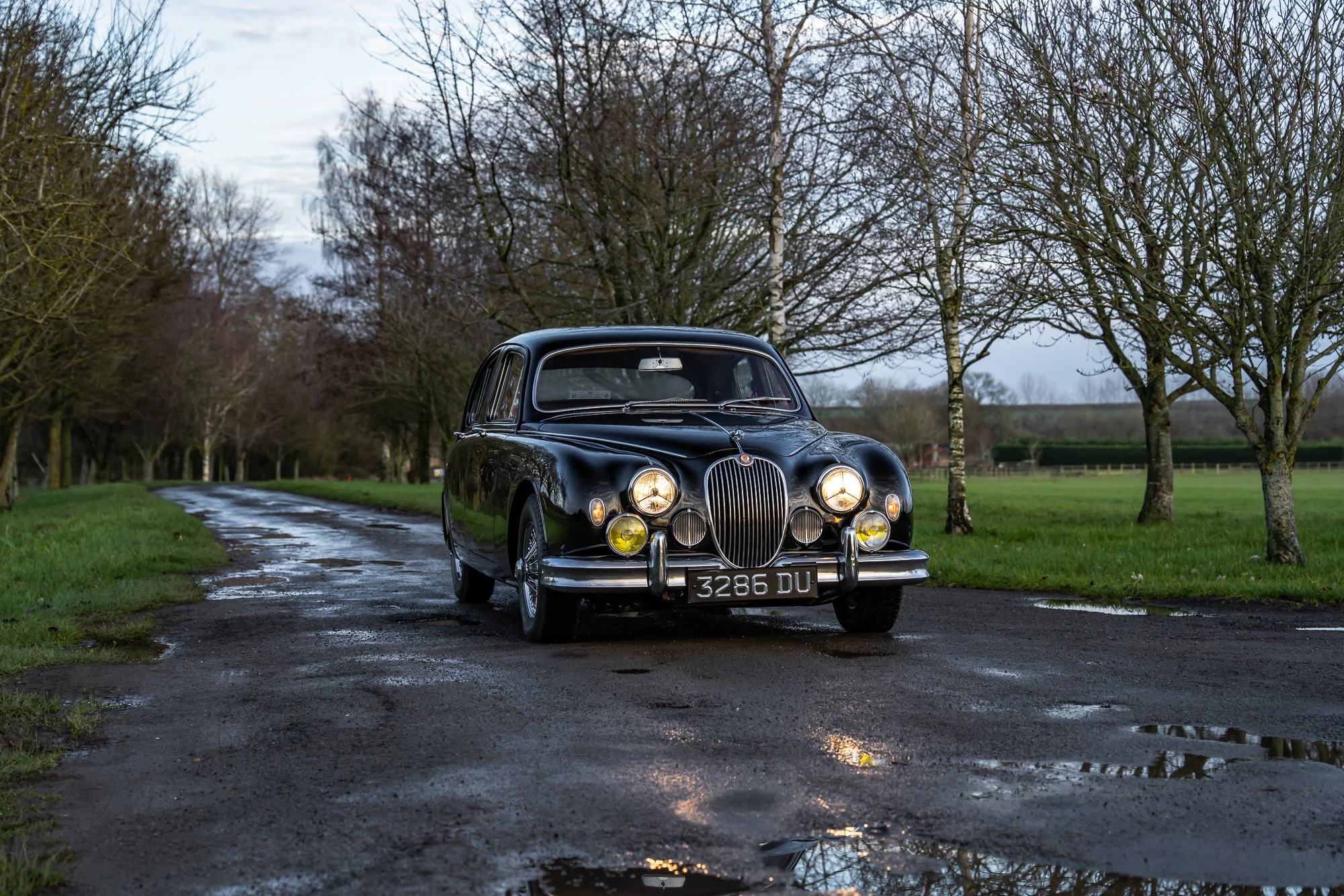 Jaguar_Mk2_4.3-3.jpg