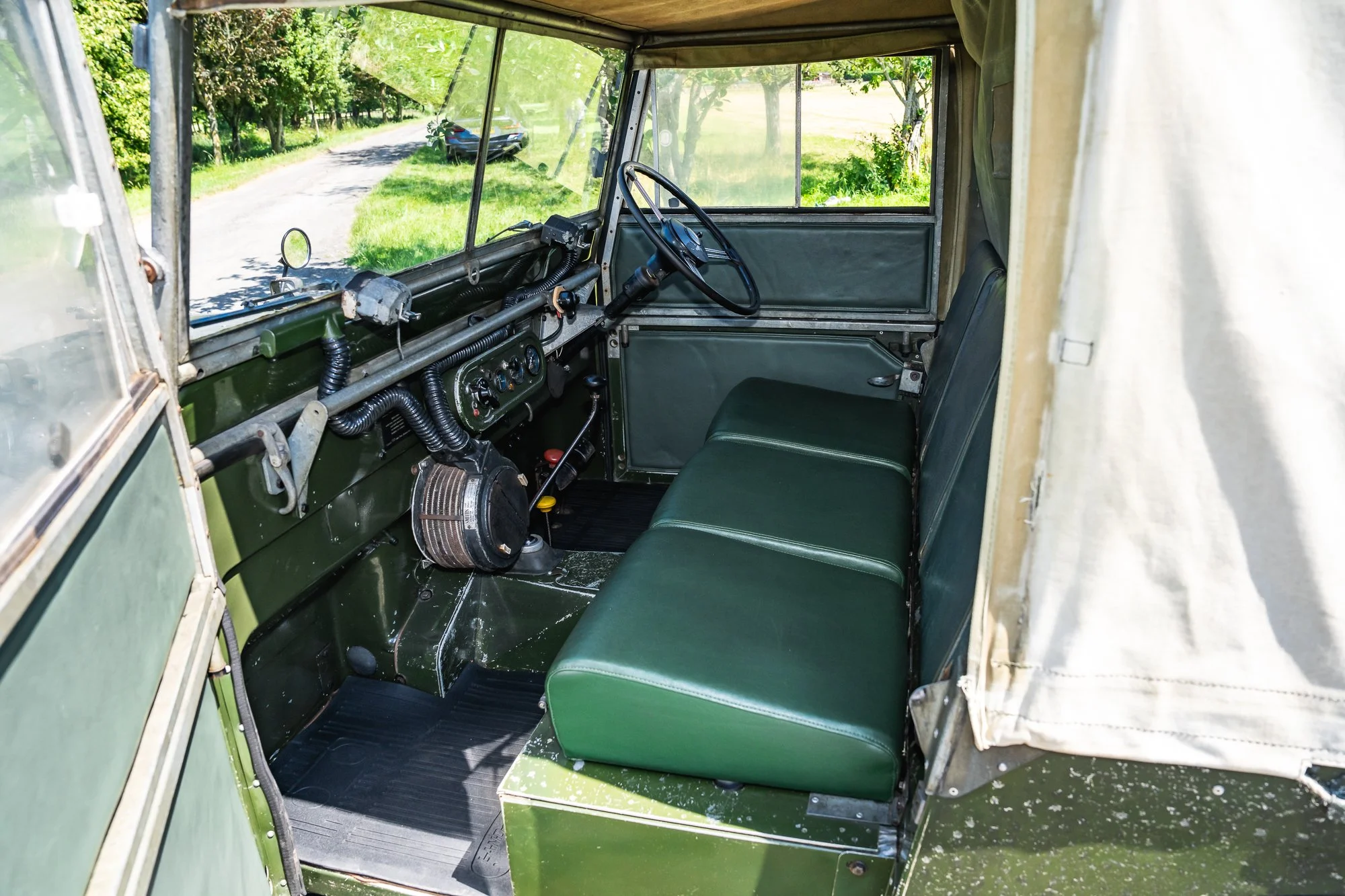 LandRover_Series1_interior-18.jpg