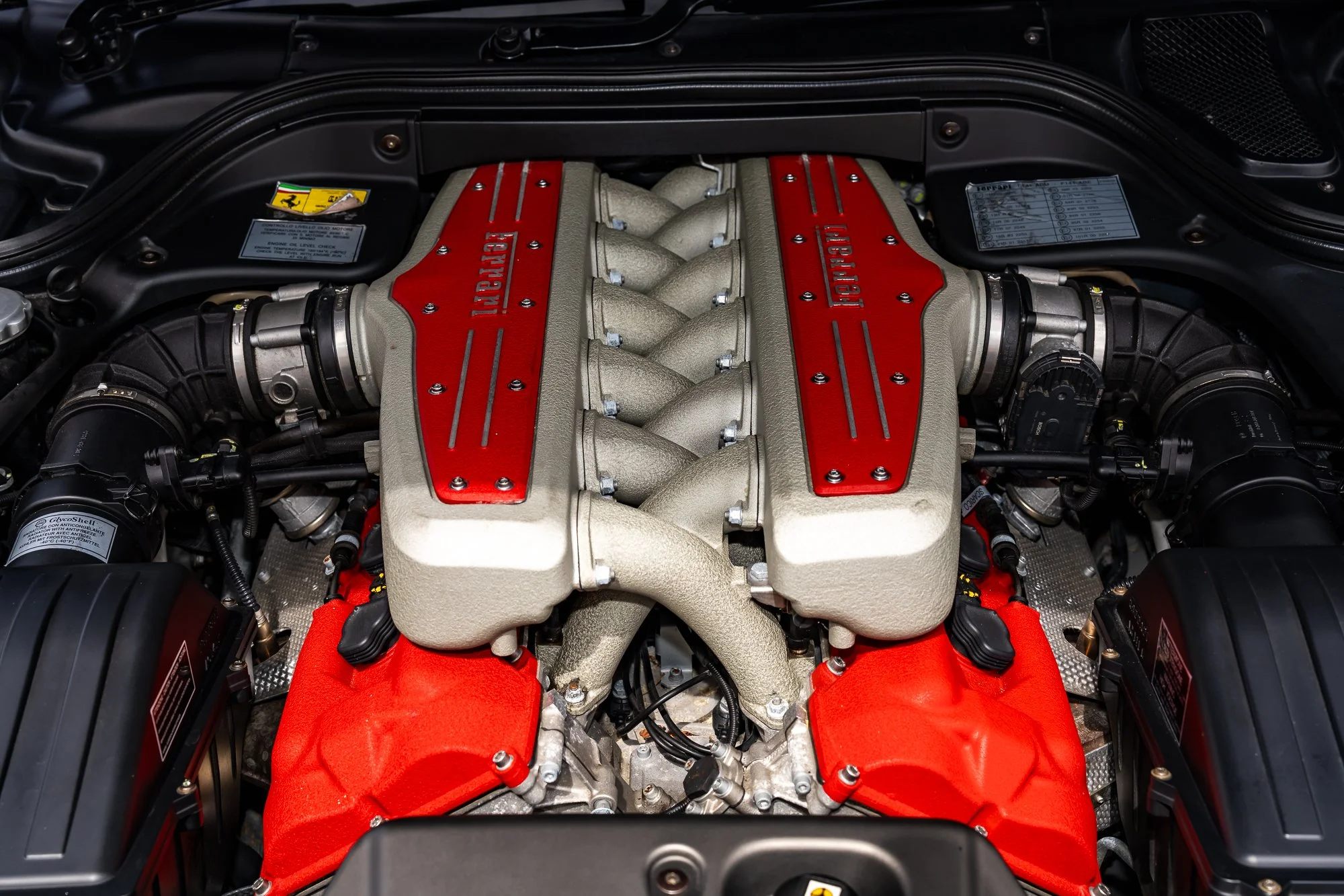 Ferrari_599_GTB_engine-4.jpg