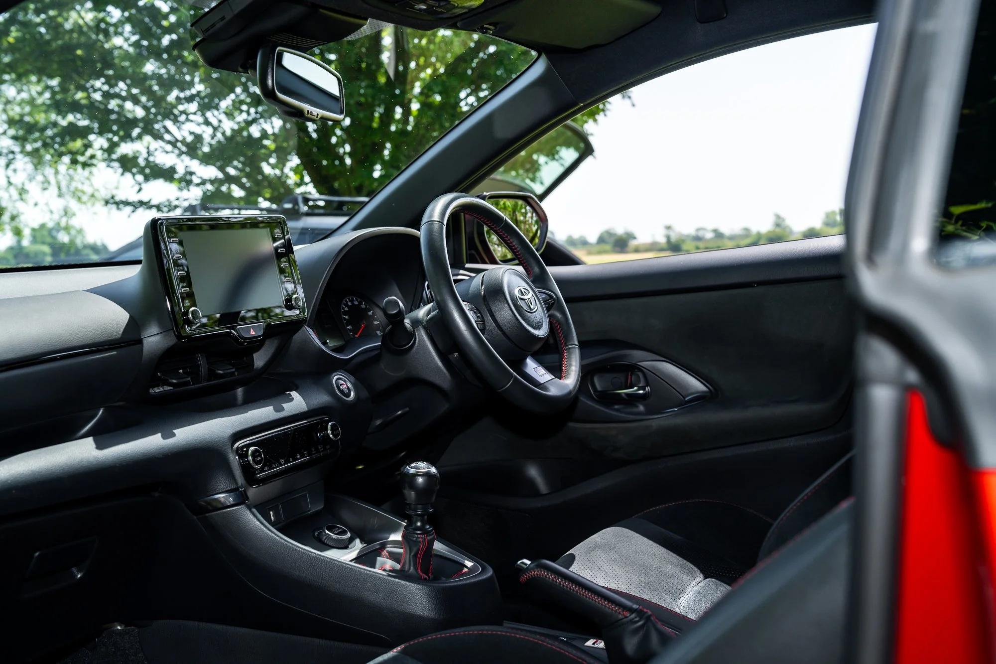 Toyota_Yaris_GR_Four_interior-17.jpg
