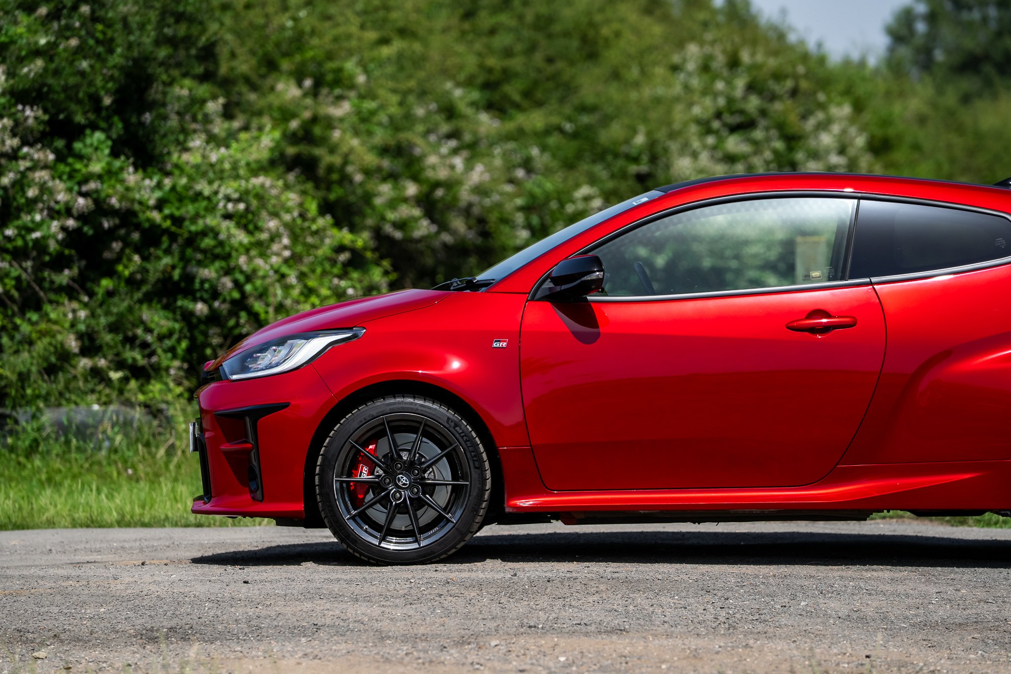 Toyota_Yaris_GR_Four_exterior-22.jpg