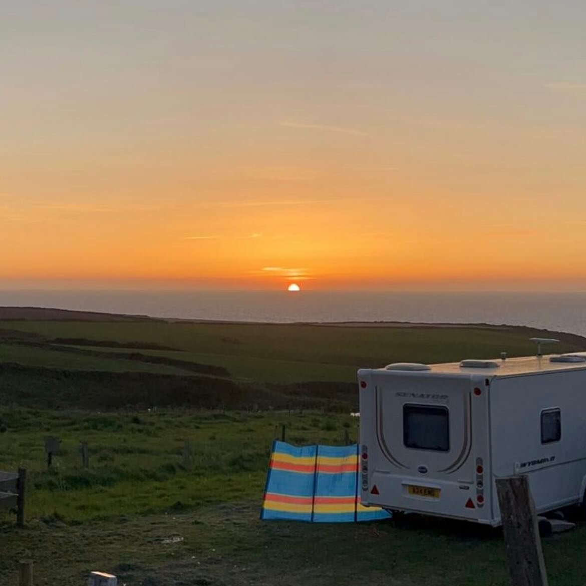 Another beautiful bank holiday weekend for the books! Lots of happy campers enjoying the sunshine ☀️ and a great day on Sunday for the Mason Bros. Tractor run! 🚜

The weather is looking to continue being sunny and lovely here at the campsite with pi
