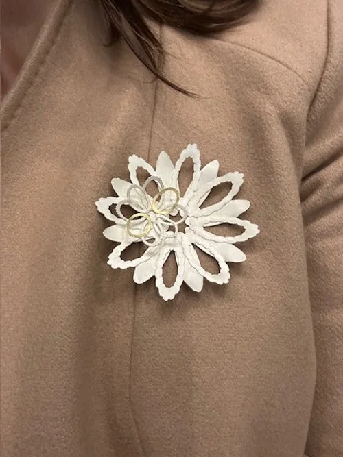 sh-jewellery-edinburgh-contemporary-donna-barry-floral-brooch-designer