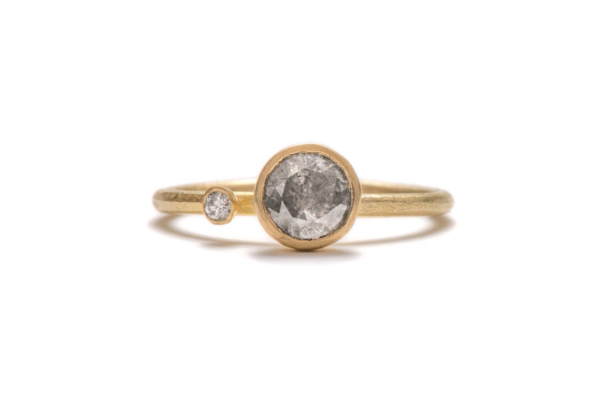 Shimara Carlow Gold Ring