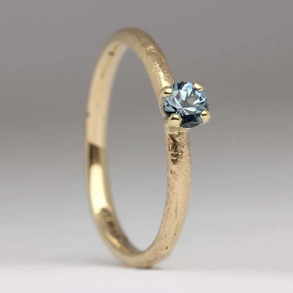 sh-jewellery-edinburgh-contemporary-justin-duance-montana-sapphire-ring-solitaire-sandcast