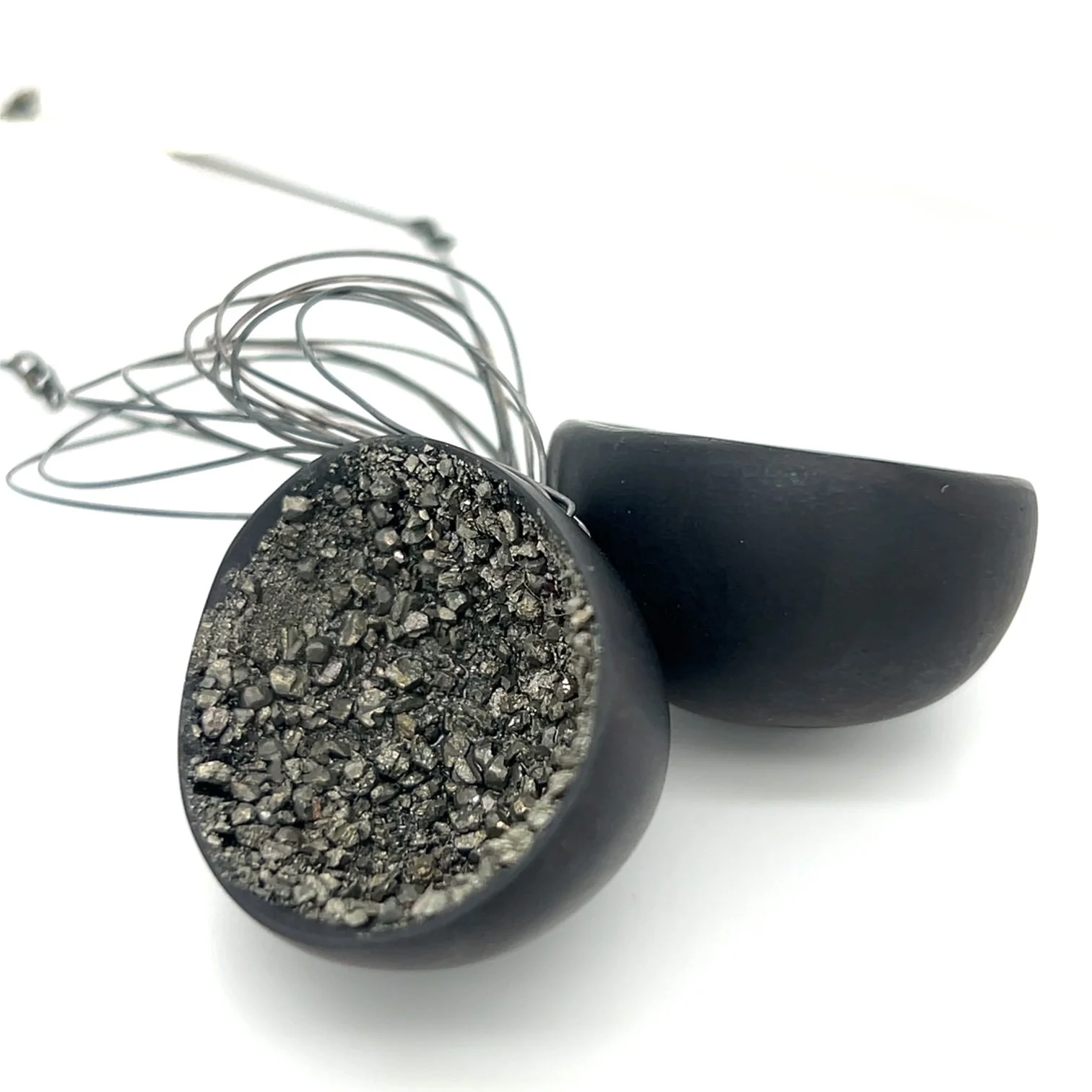preloved-tin-rather-pendant.jpg