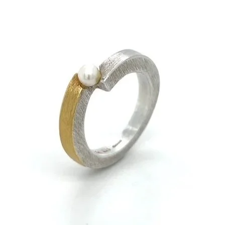 preloved-manu-silver-gold-pearl-ring.jpg