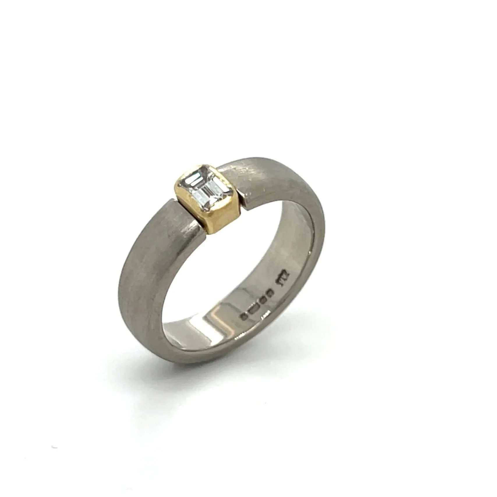 anthony-blakeny-ring-diamond.jpg