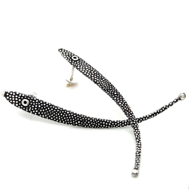 sh-jewellery-edinburgh-contemporary-catherine-hills-phish-earrings-silver