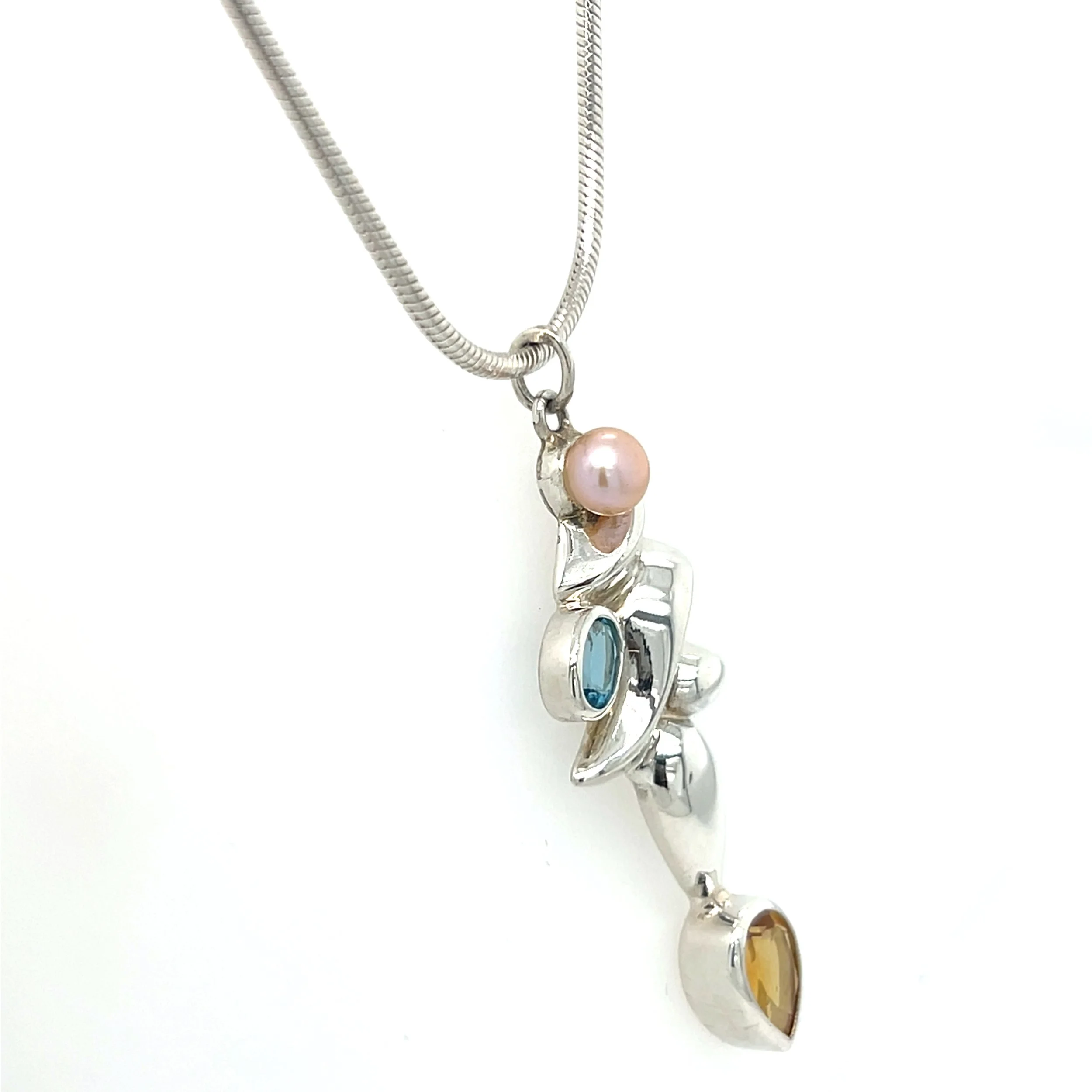 leigh-fotheringham-penndant-silver-pearl.jpg