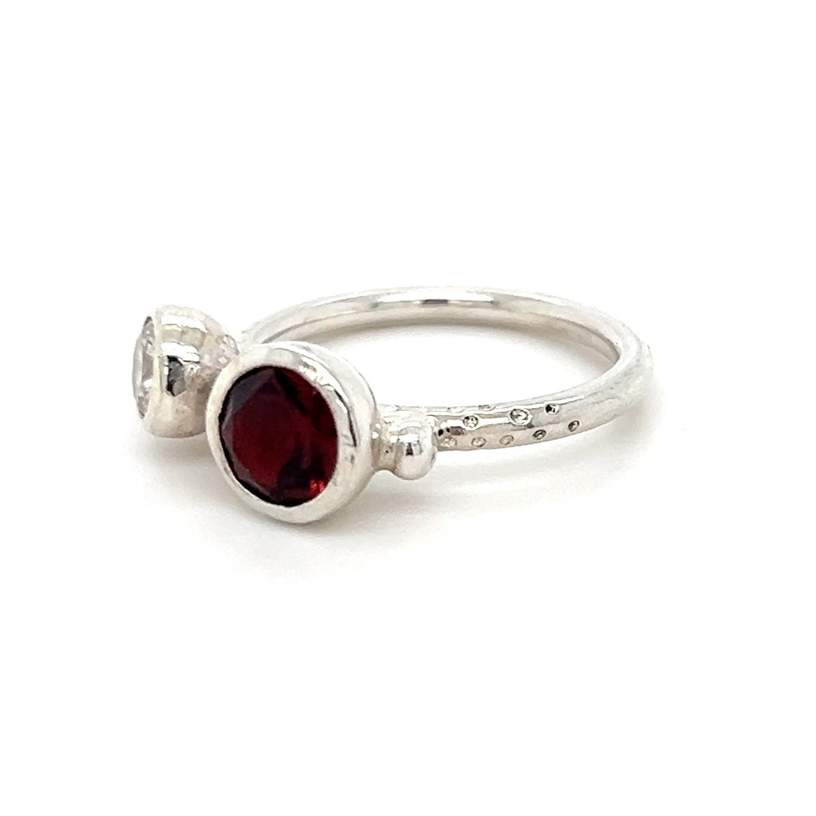 preloved-emily-lisbeth-moissanite.jpg