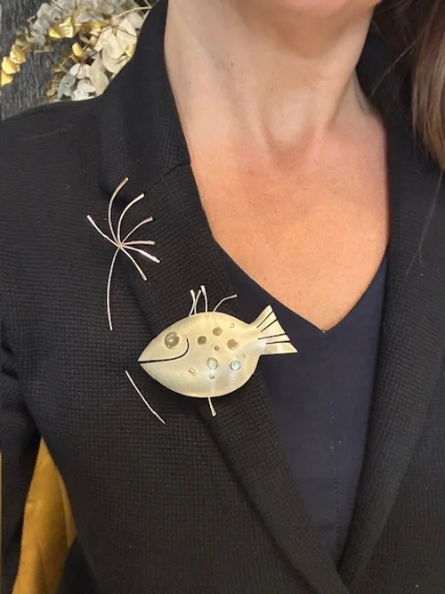 quirky-preloved-fish-silvee-gold-brooch.jpg