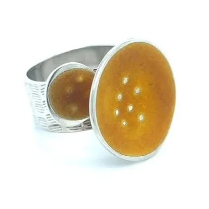 caroline-finlay-ring-enamel.jpg