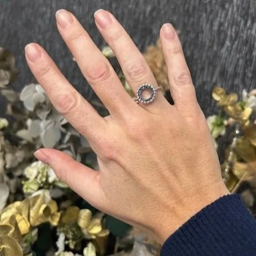 sh-jewellery-edinburgh-contemporary-links-of-london-ring-diamonds