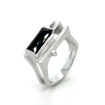 sh-jewellery-edinburgh-contemporary-black-stone-ring
