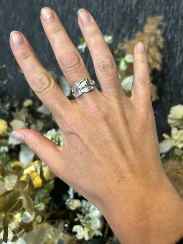 preloved-silver-leaf-audrey-reid-ring.jpg