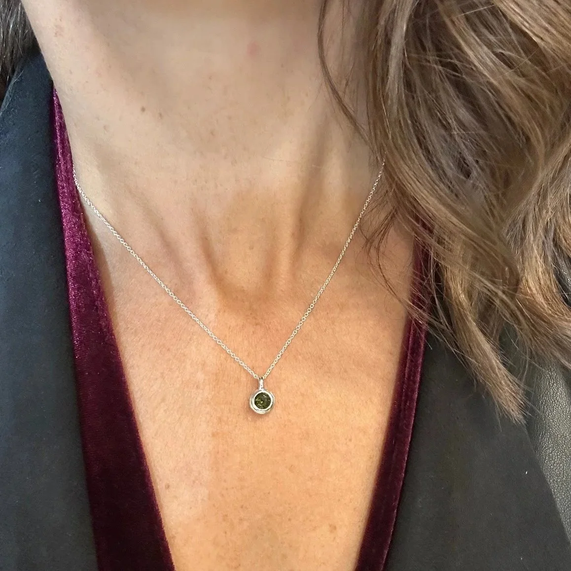 preloved-small-green-stone-pendant-silver.jpg