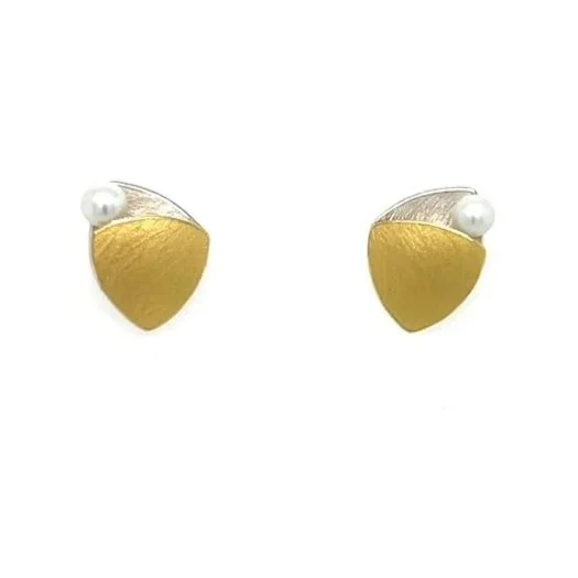 Manu Pearl Stud