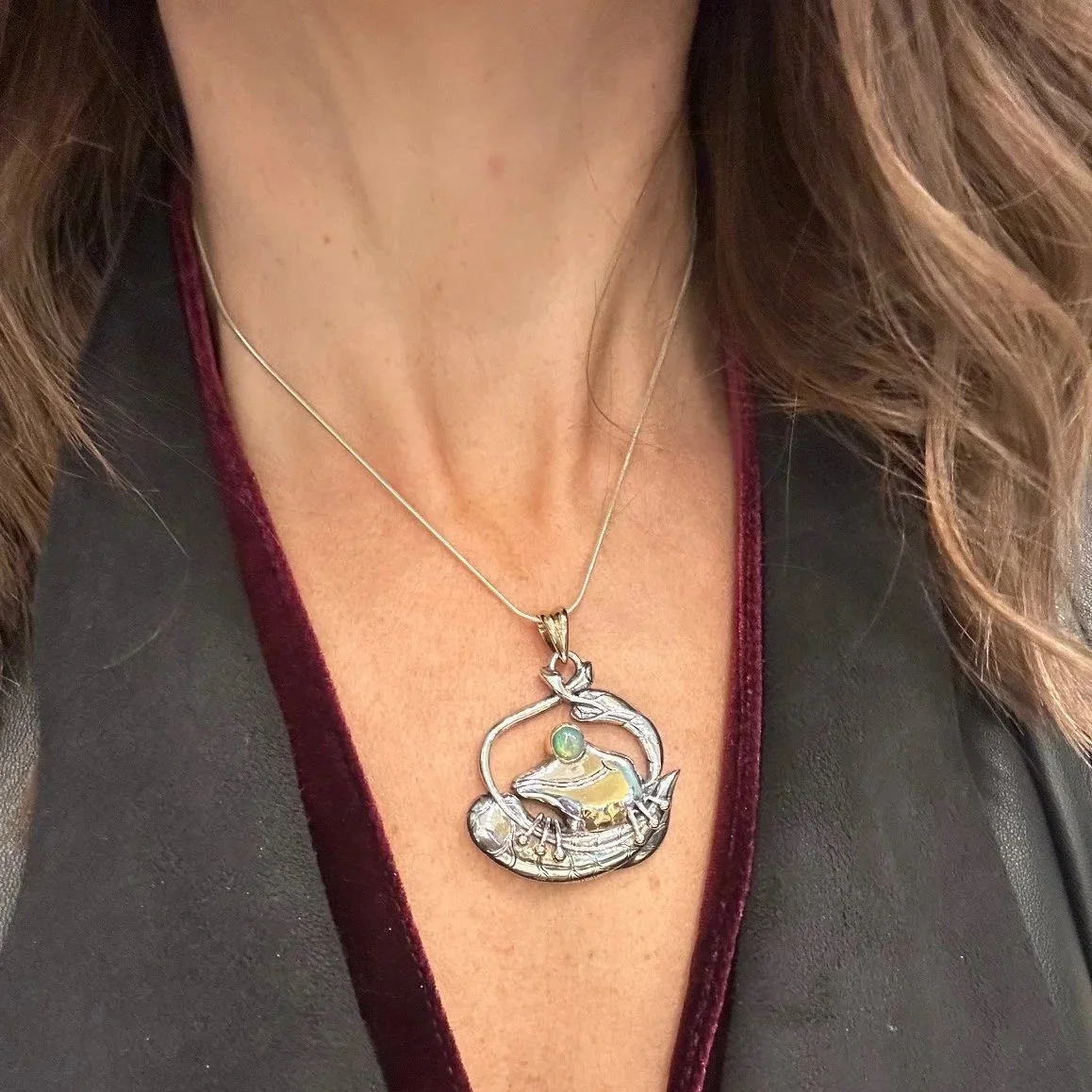 preloved-frog-pendant-silver.jpg