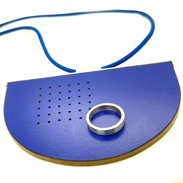 sh-jewellery-edinburgh-contemporary-blue-seed-necklace