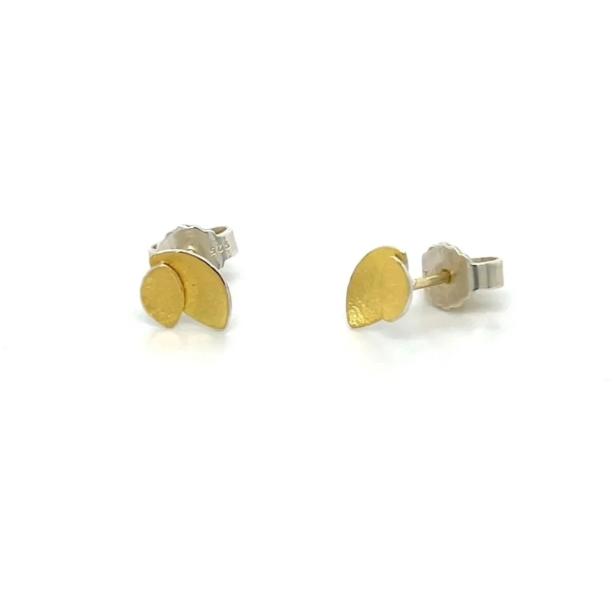 gold-petal-studs-manu.jpg