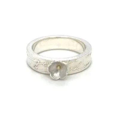 sh-jewellery-edinburgh-contemporary-flower-band-ring-silver